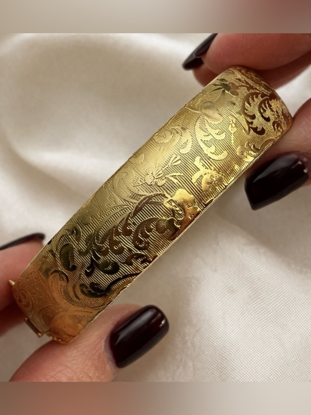 Vintage Gold Tone Hinged Bangle Bracelet Floral Engraved Wide